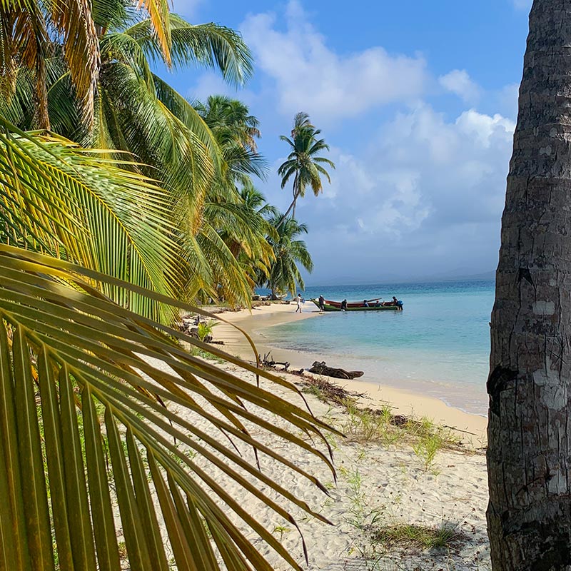 San Blas Beach Shaula Luxury Charter in San Blas Islands